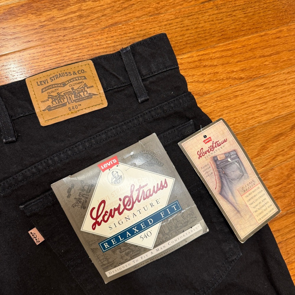 Vintage Levis 540 Jeans Fits Mens 42x30 Black Denim Brown Tab Made In USA 1995